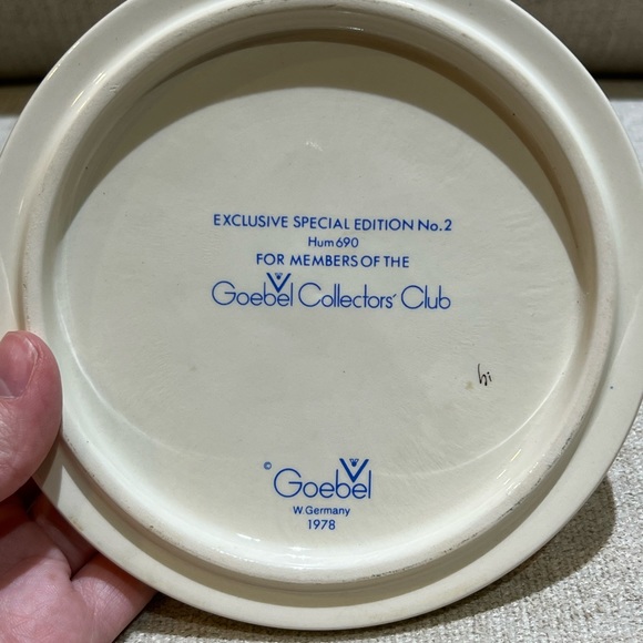 Hummel 1978 Collectors Club Member Plate - Picture 2 of 6